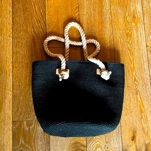 Black paper straw back with ropes handles